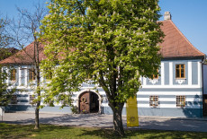 Der historische Mantlerhof am Hauptplatz in Brunn